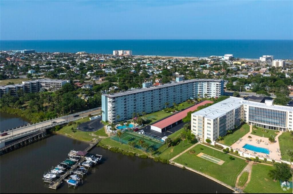 На продажу: $235,000 (2 спален, 2 ванн, 1095 Квадратных фут)