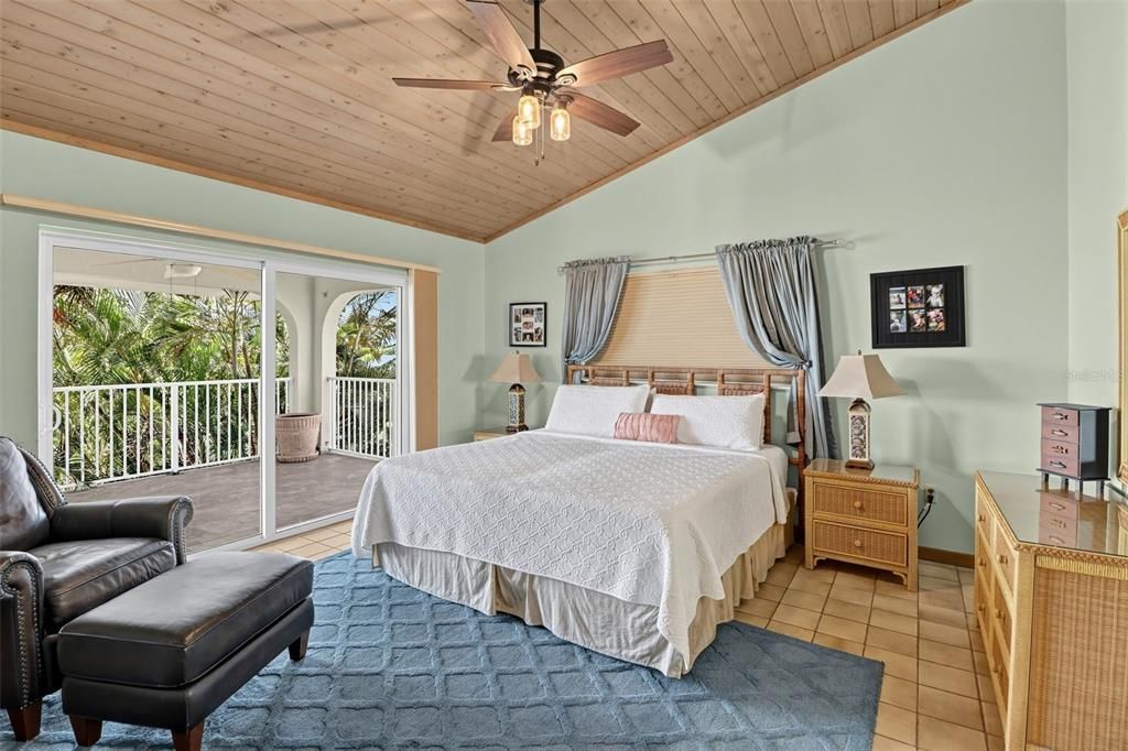 For Sale: $4,500,000 (4 beds, 3 baths, 2620 Square Feet)