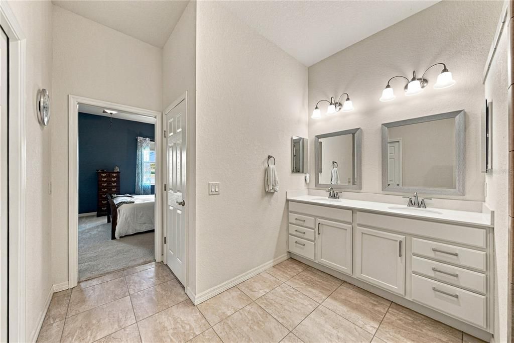 На продажу: $425,000 (3 спален, 2 ванн, 2045 Квадратных фут)