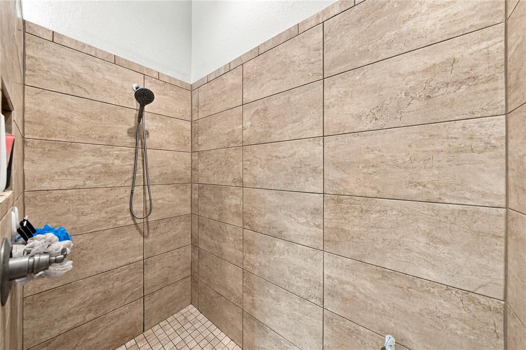 На продажу: $425,000 (3 спален, 2 ванн, 2045 Квадратных фут)