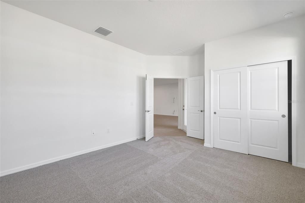 En Venta: $624,990 (4 camas, 3 baños, 2723 Pies cuadrados)