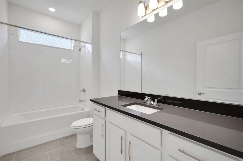 En Venta: $624,990 (4 camas, 3 baños, 2723 Pies cuadrados)
