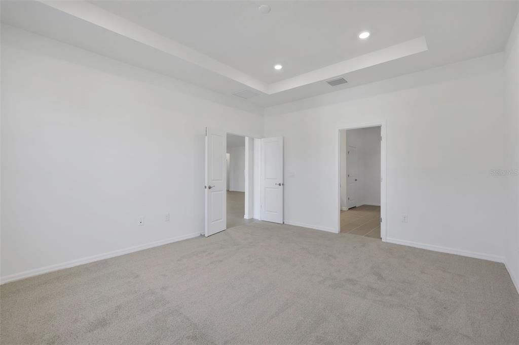 En Venta: $624,990 (4 camas, 3 baños, 2723 Pies cuadrados)