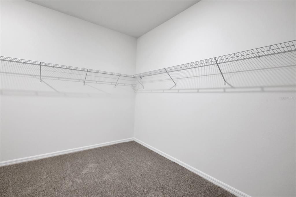 En Venta: $624,990 (4 camas, 3 baños, 2723 Pies cuadrados)