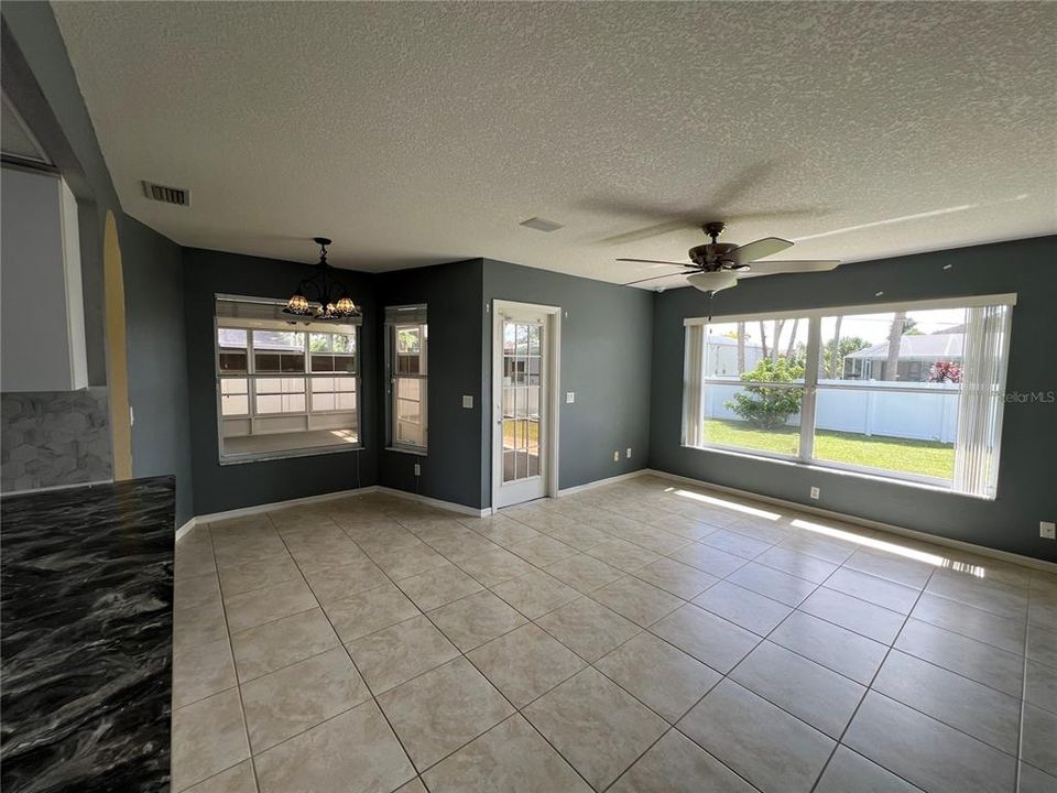 En Venta: $299,000 (3 camas, 2 baños, 1614 Pies cuadrados)