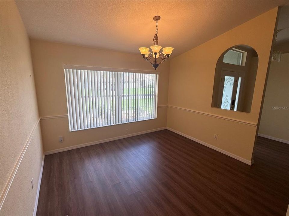 En Venta: $299,000 (3 camas, 2 baños, 1614 Pies cuadrados)