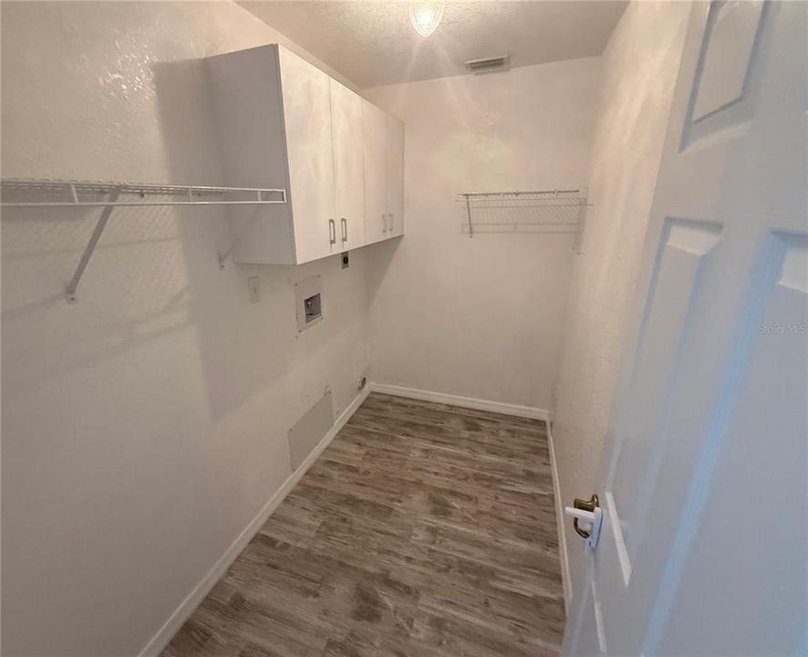 En Venta: $299,000 (3 camas, 2 baños, 1614 Pies cuadrados)