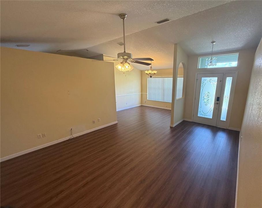 En Venta: $299,000 (3 camas, 2 baños, 1614 Pies cuadrados)