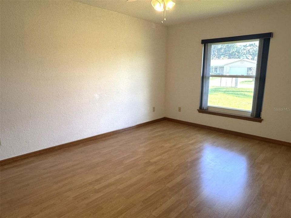 На продажу: $329,000 (3 спален, 2 ванн, 1816 Квадратных фут)