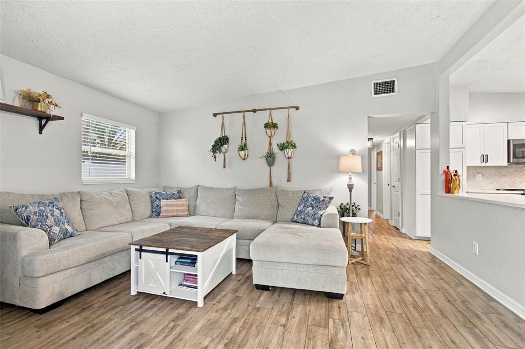 For Sale: $525,000 (3 beds, 2 baths, 1537 Square Feet)