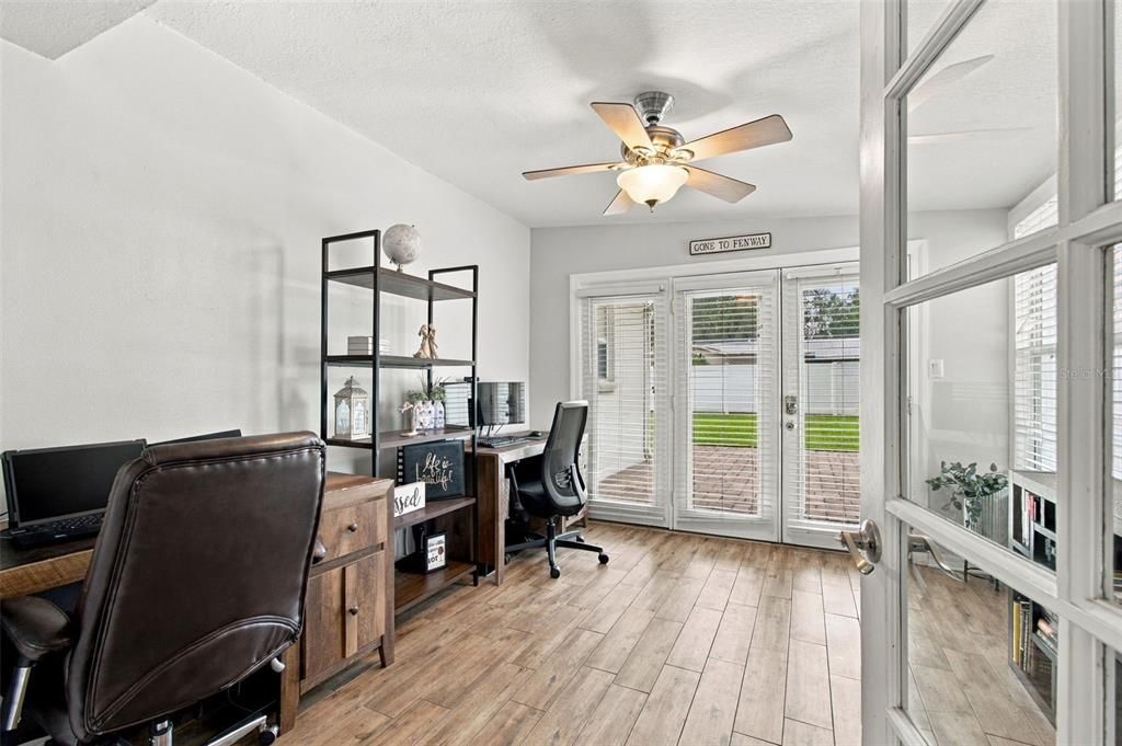 For Sale: $525,000 (3 beds, 2 baths, 1537 Square Feet)