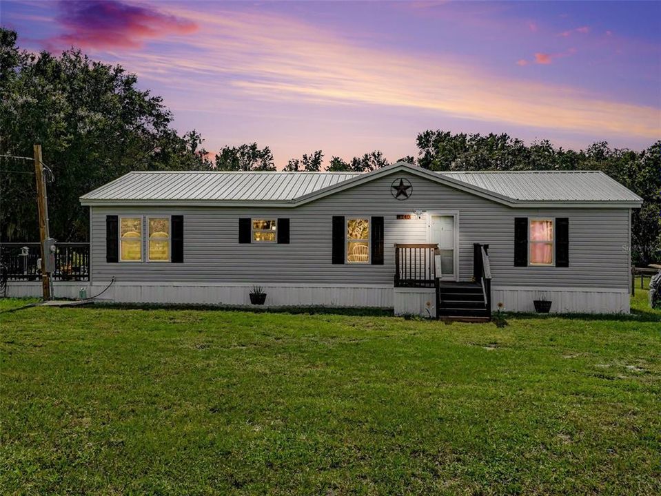 For Sale: $349,000 (3 beds, 2 baths, 1404 Square Feet)
