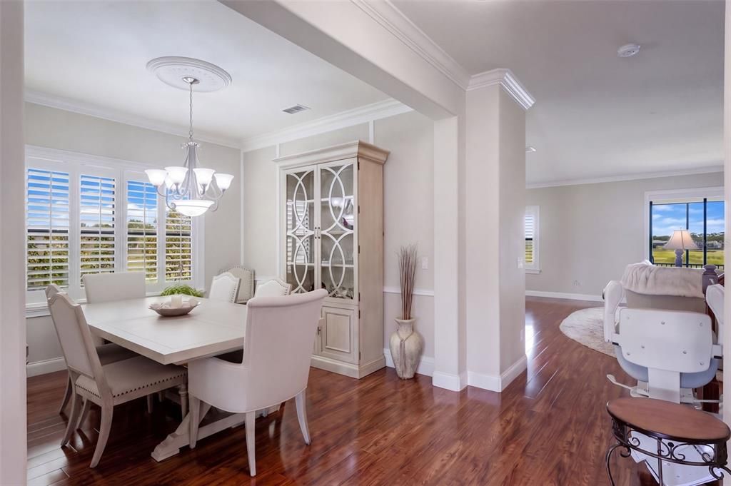 En Venta: $899,500 (5 camas, 3 baños, 3279 Pies cuadrados)