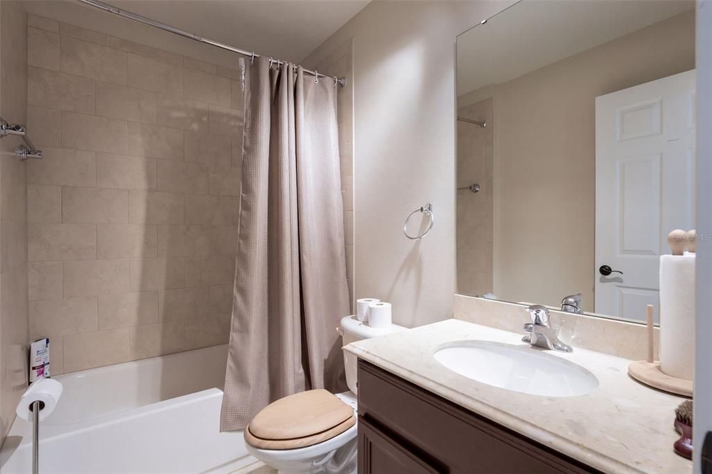 En Venta: $899,500 (5 camas, 3 baños, 3279 Pies cuadrados)