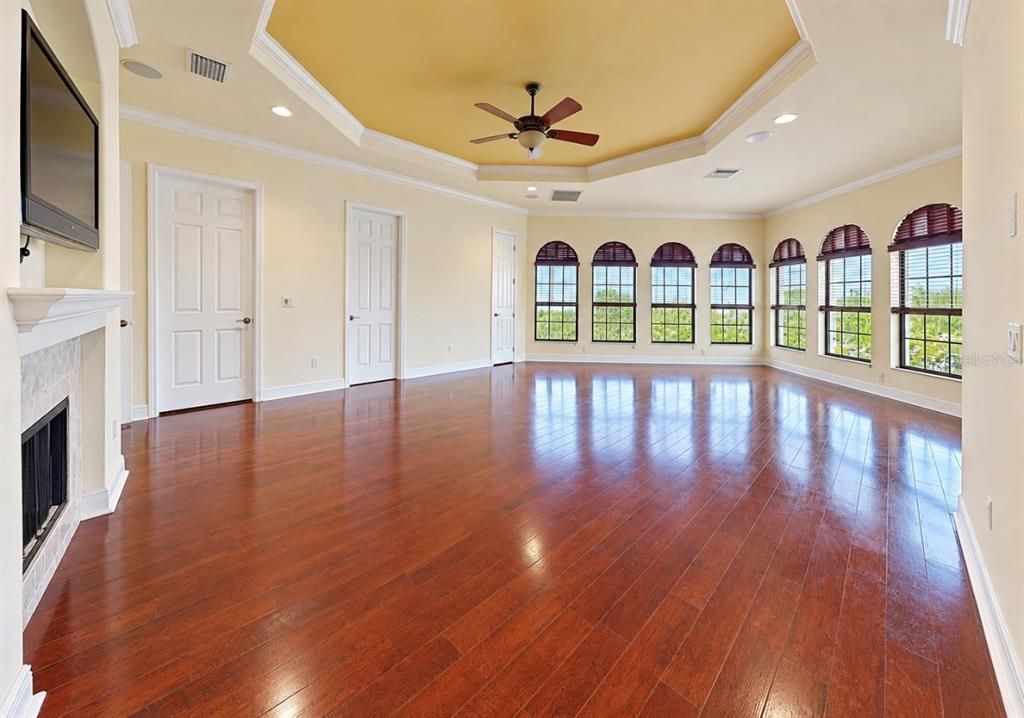 For Sale: $1,690,000 (4 beds, 3 baths, 4307 Square Feet)
