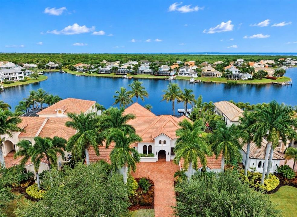 For Sale: $1,690,000 (4 beds, 3 baths, 4307 Square Feet)