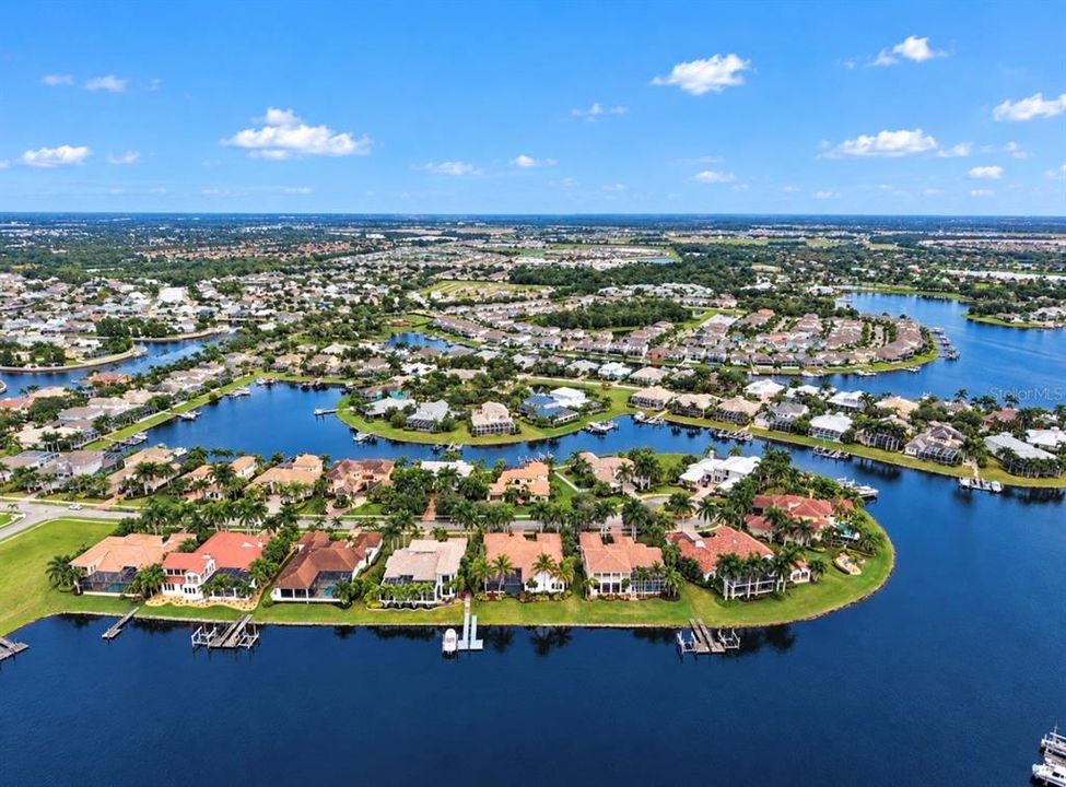For Sale: $1,690,000 (4 beds, 3 baths, 4307 Square Feet)