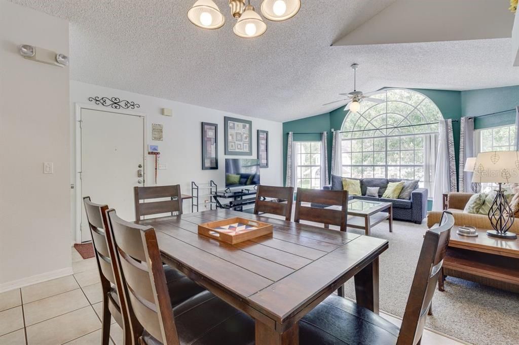 En Venta: $220,000 (3 camas, 2 baños, 1220 Pies cuadrados)