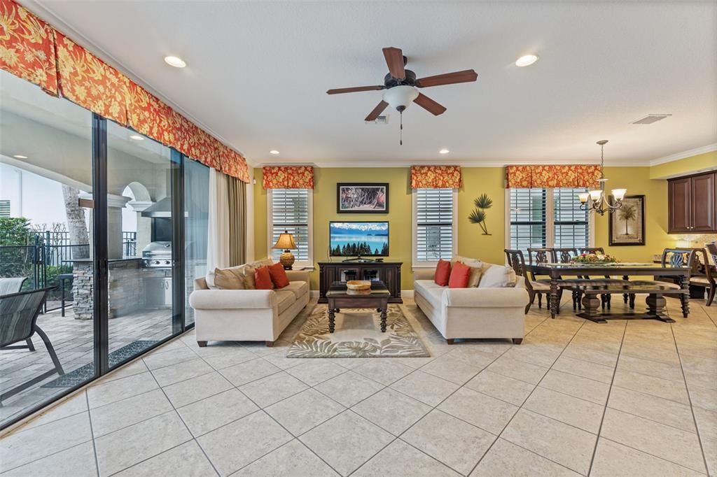 En Venta: $895,000 (5 camas, 4 baños, 3150 Pies cuadrados)