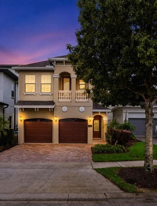 En Venta: $895,000 (5 camas, 4 baños, 3150 Pies cuadrados)
