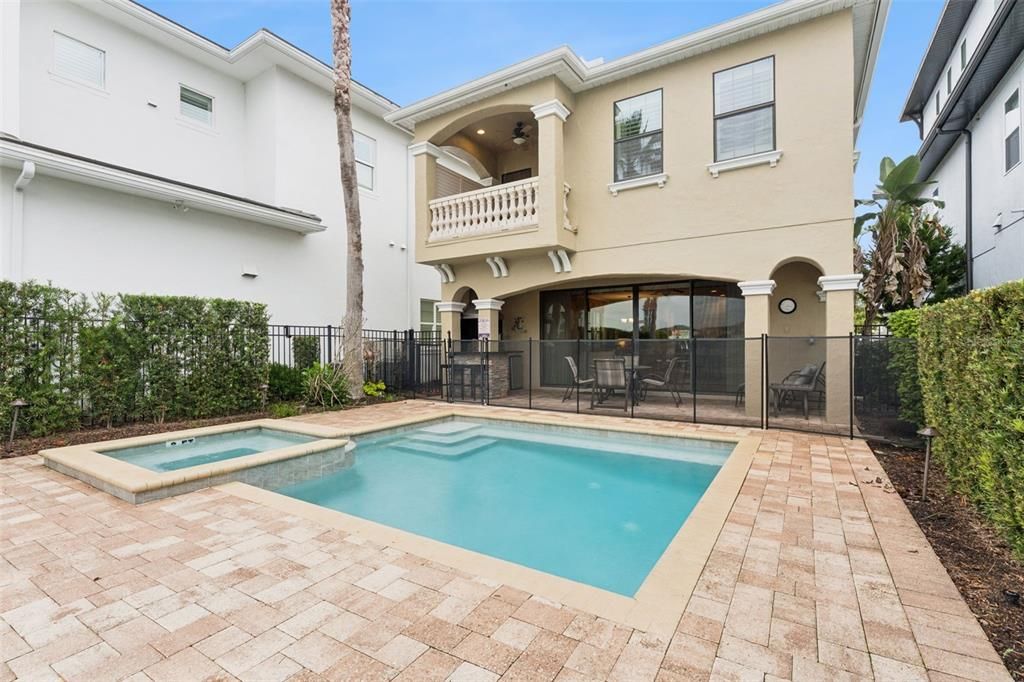En Venta: $895,000 (5 camas, 4 baños, 3150 Pies cuadrados)
