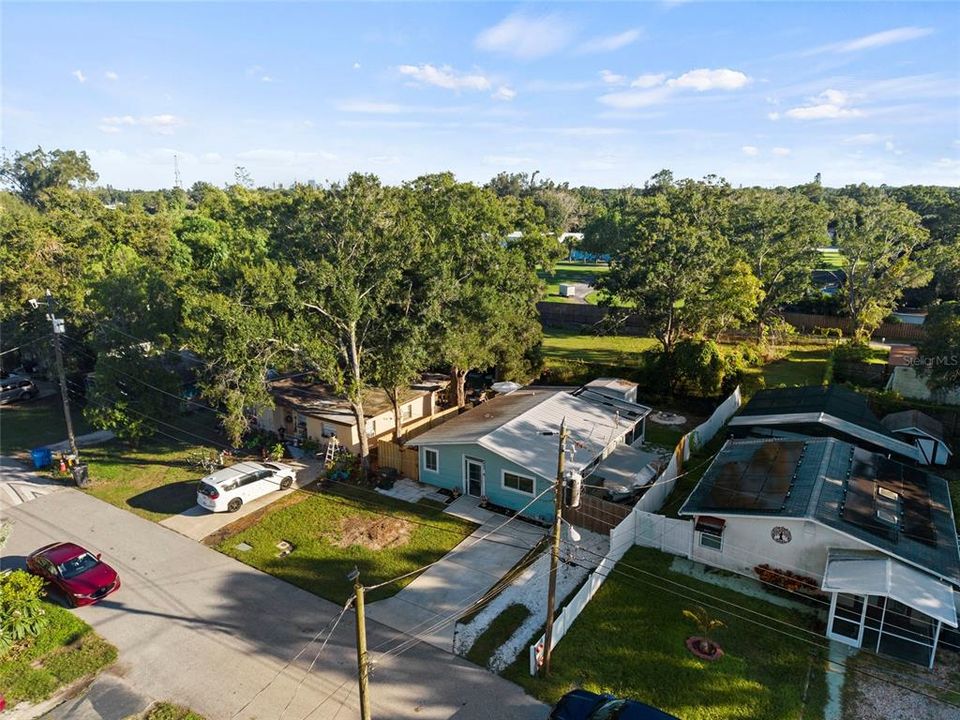 На продажу: $249,999 (2 спален, 1 ванн, 720 Квадратных фут)