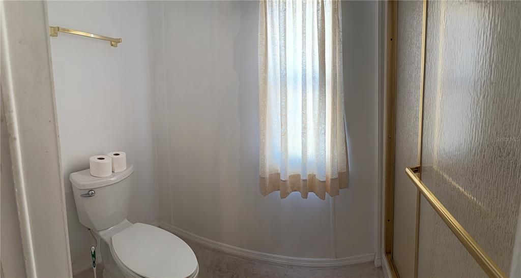 На продажу: $180,000 (2 спален, 2 ванн, 1200 Квадратных фут)