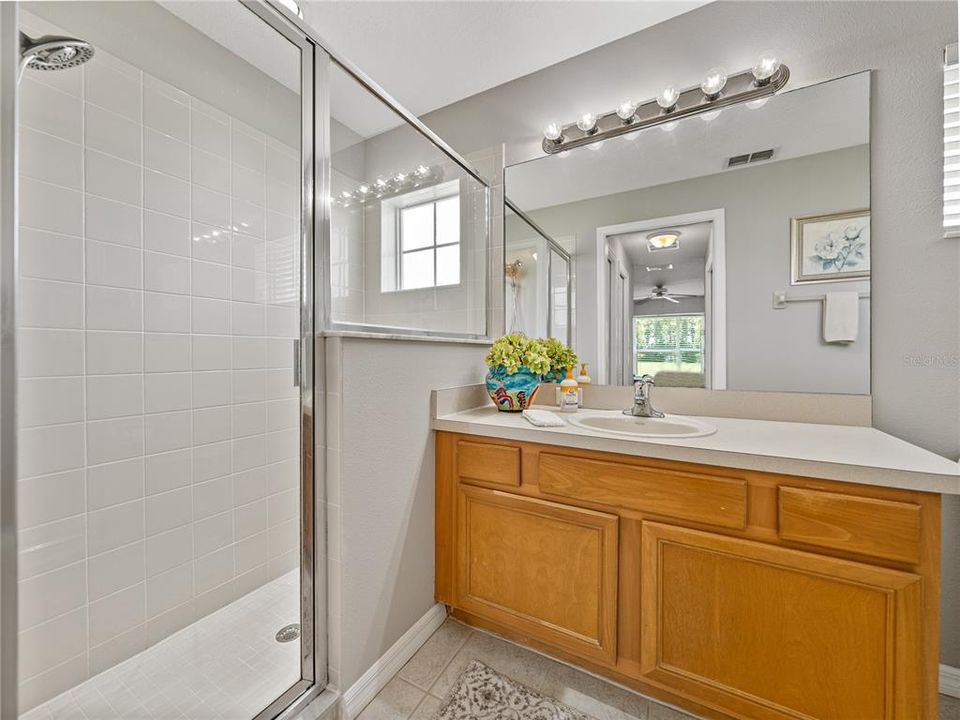 For Rent: $2,350 (2 beds, 2 baths, 1271 Square Feet)