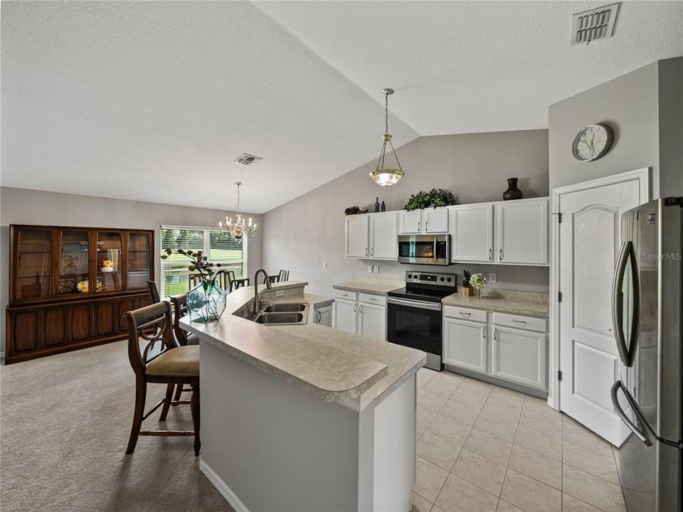 For Rent: $2,350 (2 beds, 2 baths, 1271 Square Feet)