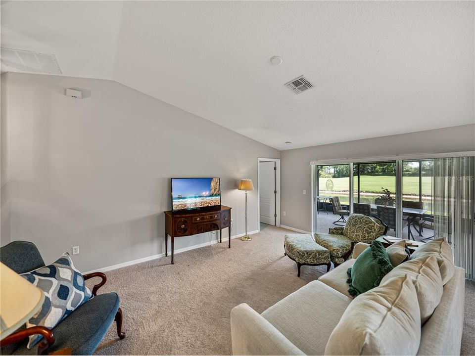 For Rent: $2,350 (2 beds, 2 baths, 1271 Square Feet)