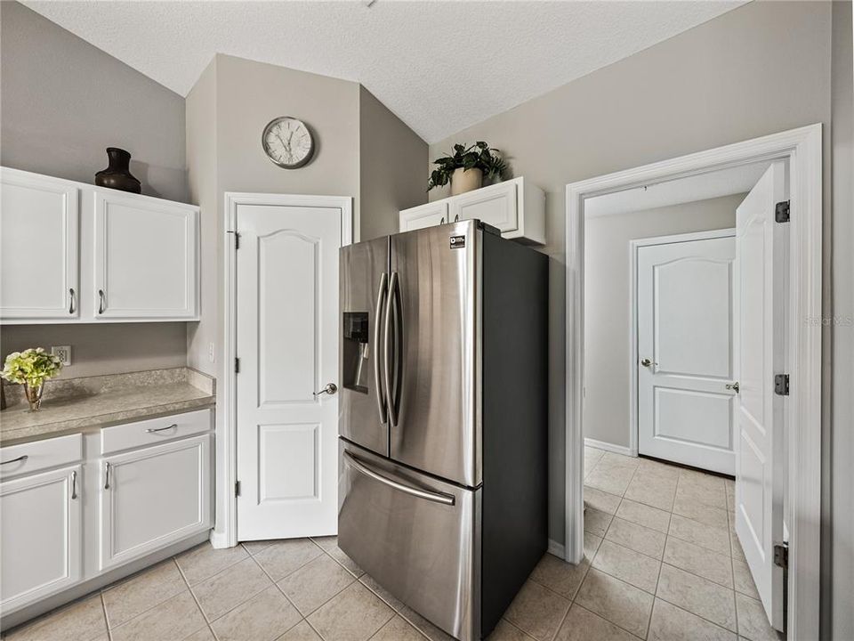 For Rent: $2,350 (2 beds, 2 baths, 1271 Square Feet)