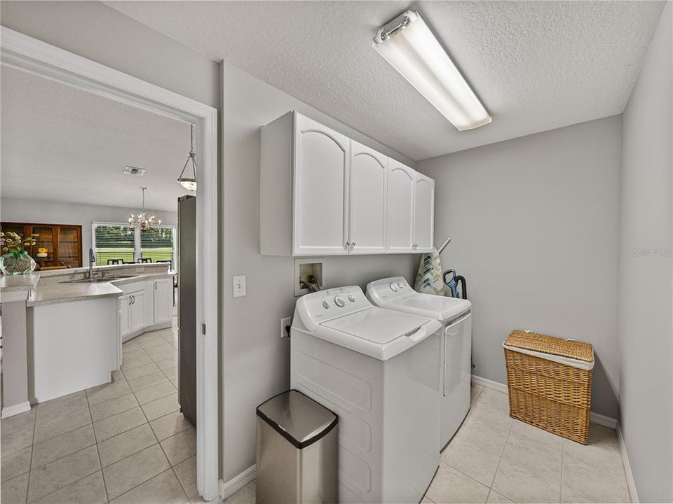 For Rent: $2,350 (2 beds, 2 baths, 1271 Square Feet)
