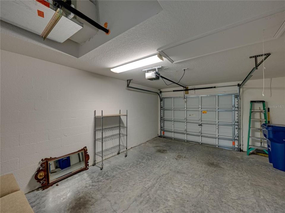 For Rent: $2,350 (2 beds, 2 baths, 1271 Square Feet)