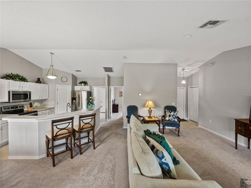 For Rent: $2,350 (2 beds, 2 baths, 1271 Square Feet)