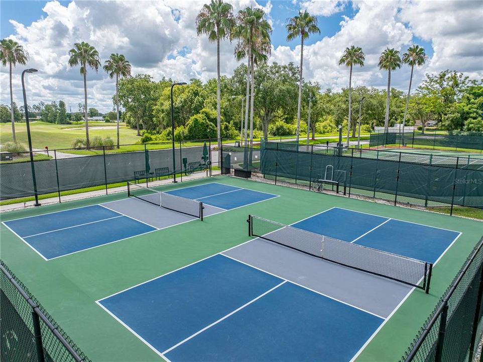 For Rent: $2,350 (2 beds, 2 baths, 1271 Square Feet)