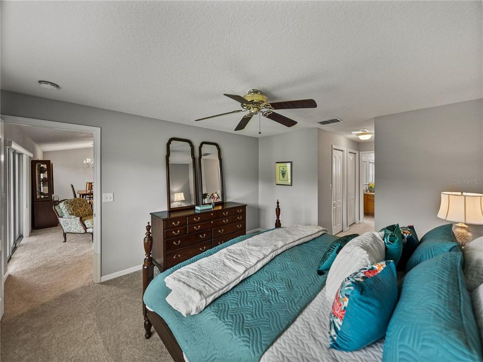 For Rent: $2,350 (2 beds, 2 baths, 1271 Square Feet)