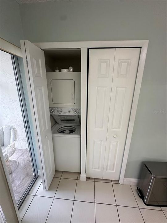 На продажу: $165,000 (2 спален, 1 ванн, 835 Квадратных фут)