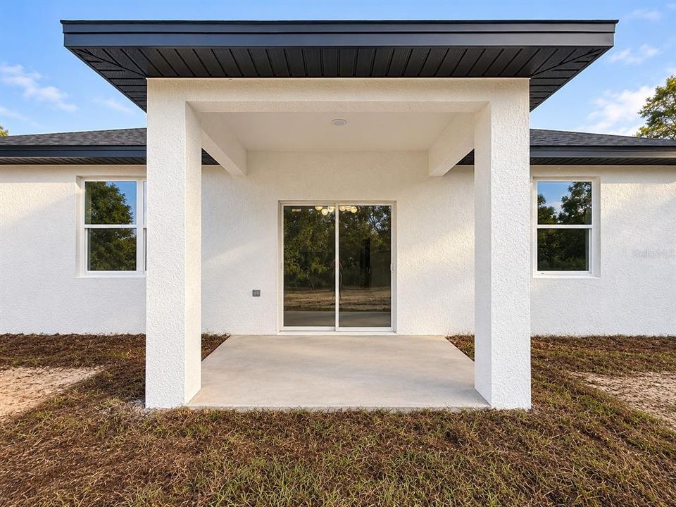 For Sale: $300,000 (3 beds, 2 baths, 1571 Square Feet)