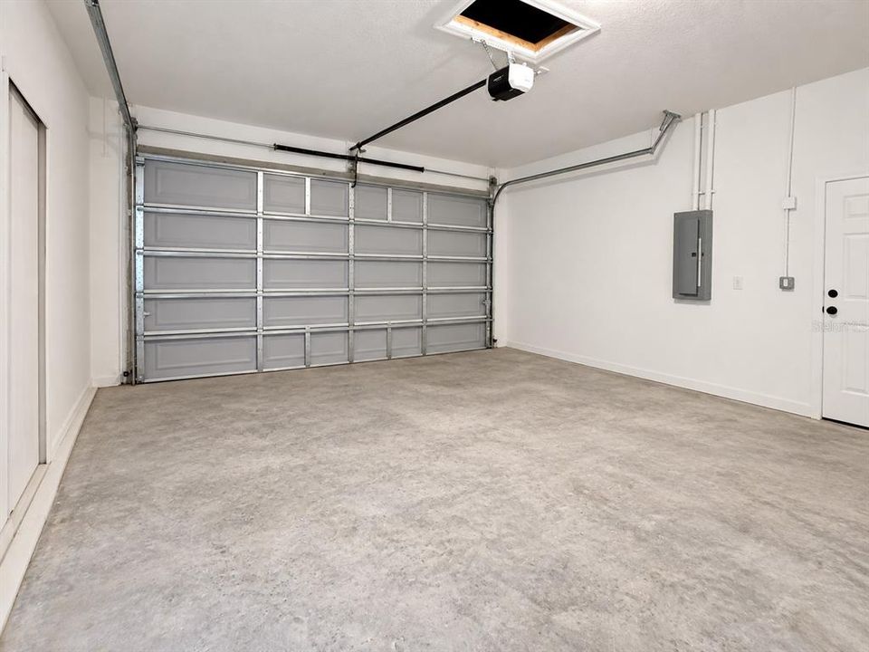 For Sale: $300,000 (3 beds, 2 baths, 1571 Square Feet)