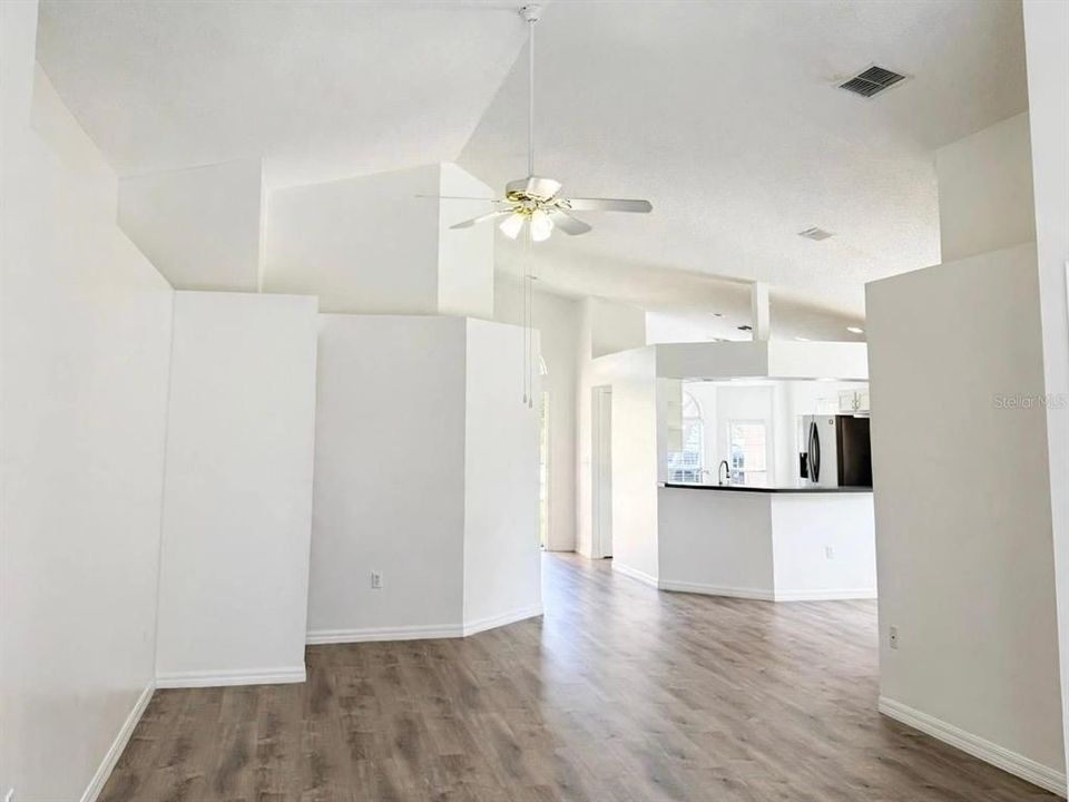 В аренду: $3,300 (4 спален, 2 ванн, 1767 Квадратных фут)