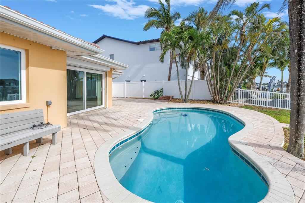 На продажу: $1,199,900 (3 спален, 2 ванн, 1619 Квадратных фут)