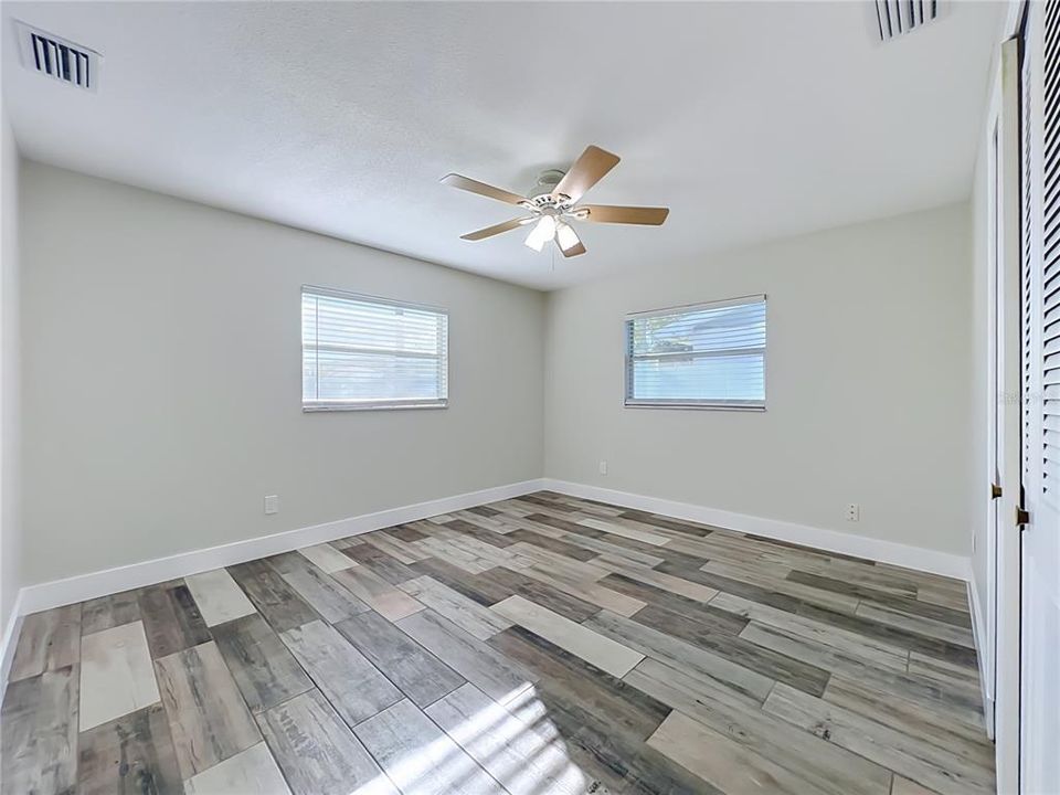 For Sale: $575,000 (4 beds, 2 baths, 1891 Square Feet)