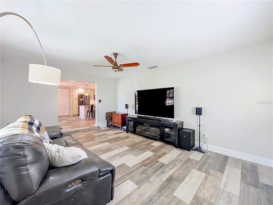 For Sale: $575,000 (4 beds, 2 baths, 1891 Square Feet)