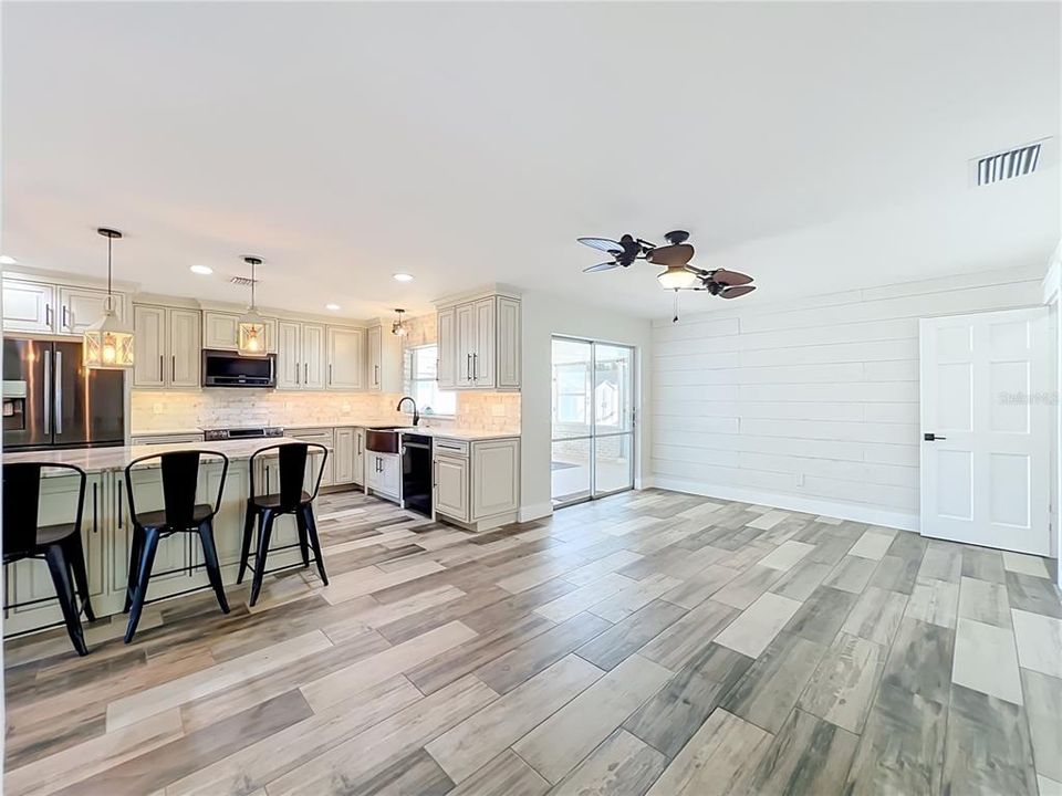 For Sale: $575,000 (4 beds, 2 baths, 1891 Square Feet)