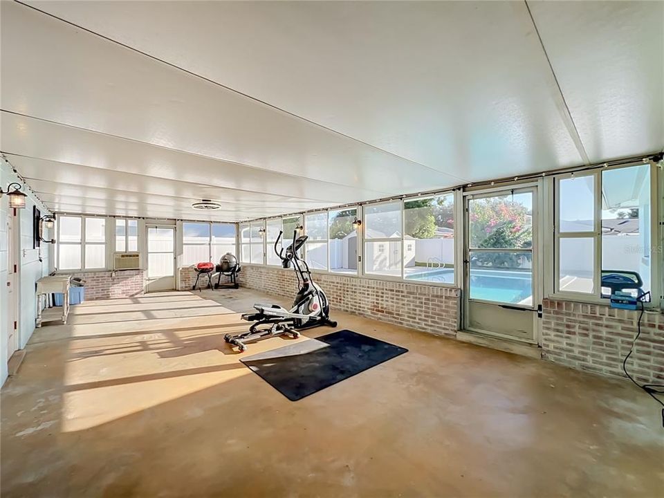 For Sale: $575,000 (4 beds, 2 baths, 1891 Square Feet)