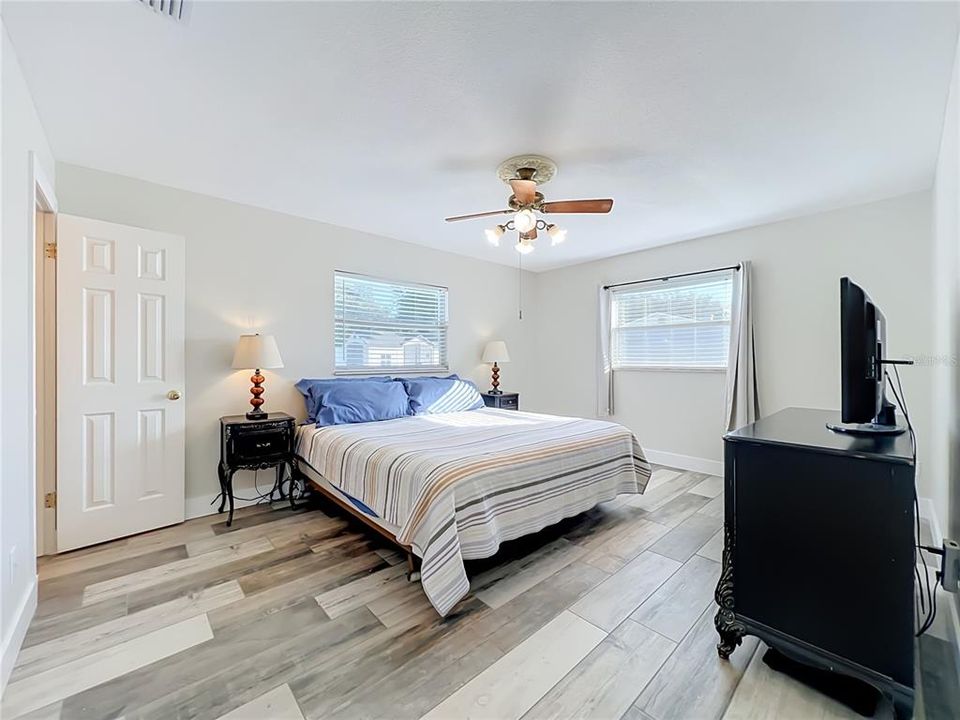 For Sale: $575,000 (4 beds, 2 baths, 1891 Square Feet)