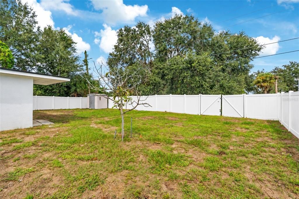 На продажу: $324,990 (4 спален, 4 ванн, 1460 Квадратных фут)