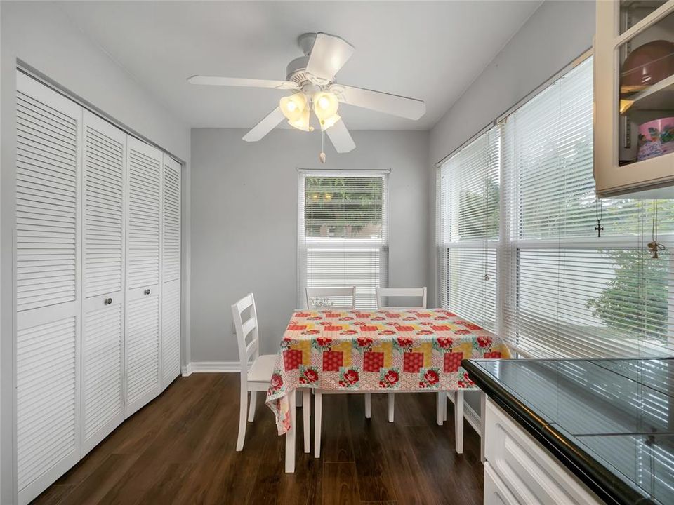 En Venta: $420,000 (4 camas, 2 baños, 2844 Pies cuadrados)