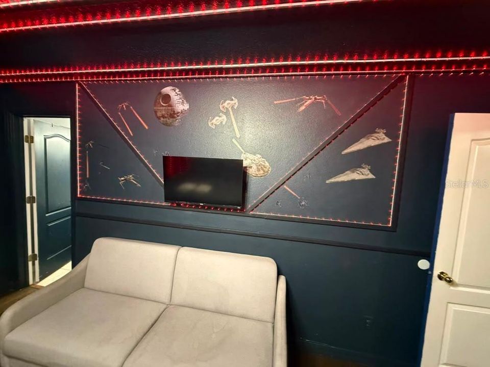En Renta: $2,400 (4 camas, 3 baños, 1619 Pies cuadrados)