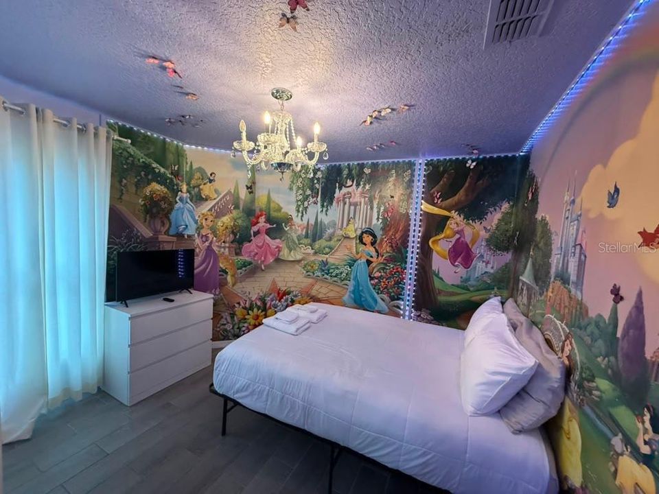 En Renta: $2,400 (4 camas, 3 baños, 1619 Pies cuadrados)